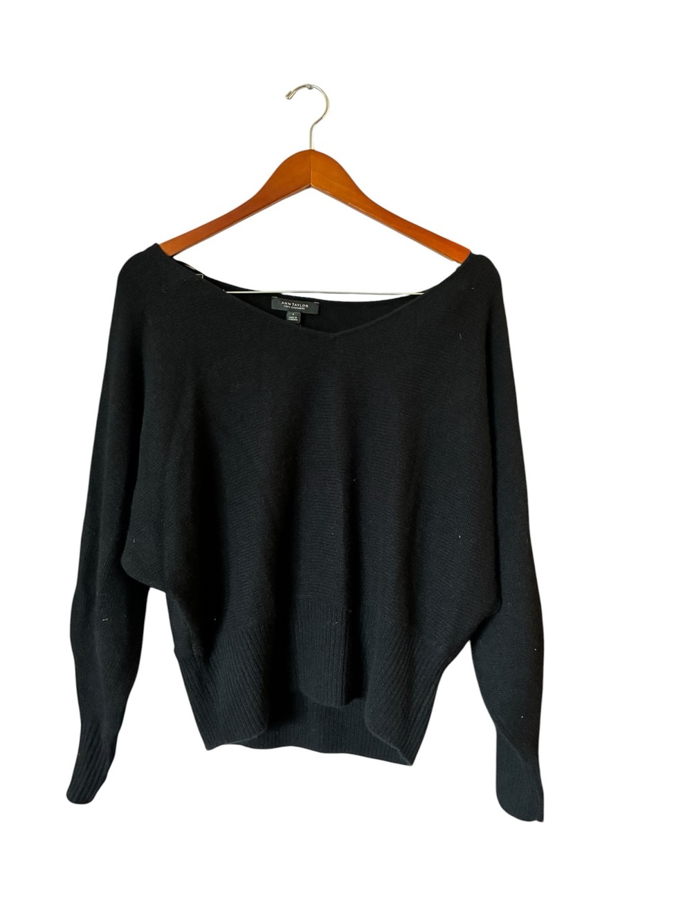 Ann Taylor Black V-Neck Lightweight Knit Sweater